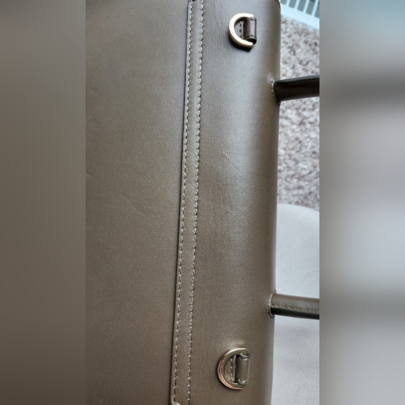 Authentic DeMellier Montreal in discontinued Olive green - Picture 6 of 17